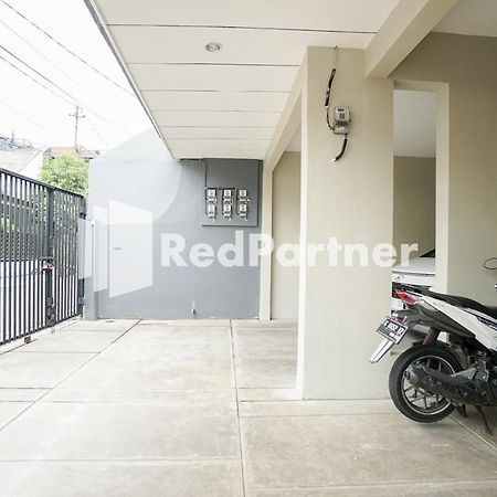 Tomang Gelong Guest House Syariah Mitra Reddoorz جاكرتا المظهر الخارجي الصورة