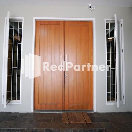 Tomang Gelong Guest House Syariah Mitra Reddoorz جاكرتا المظهر الخارجي الصورة
