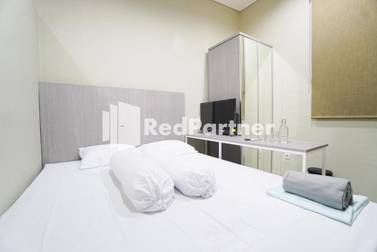 Tomang Gelong Guest House Syariah Mitra Reddoorz جاكرتا المظهر الخارجي الصورة