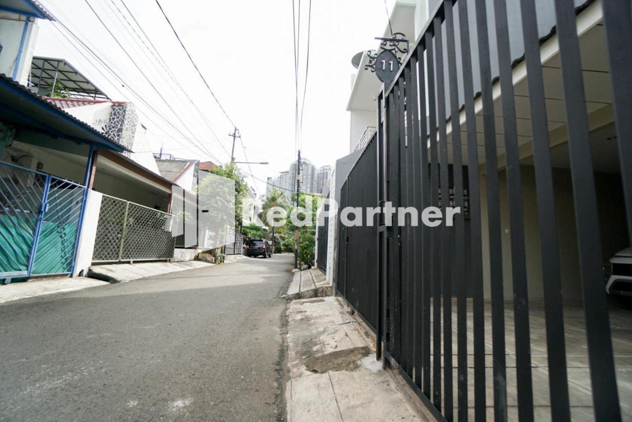 Tomang Gelong Guest House Syariah Mitra Reddoorz جاكرتا المظهر الخارجي الصورة