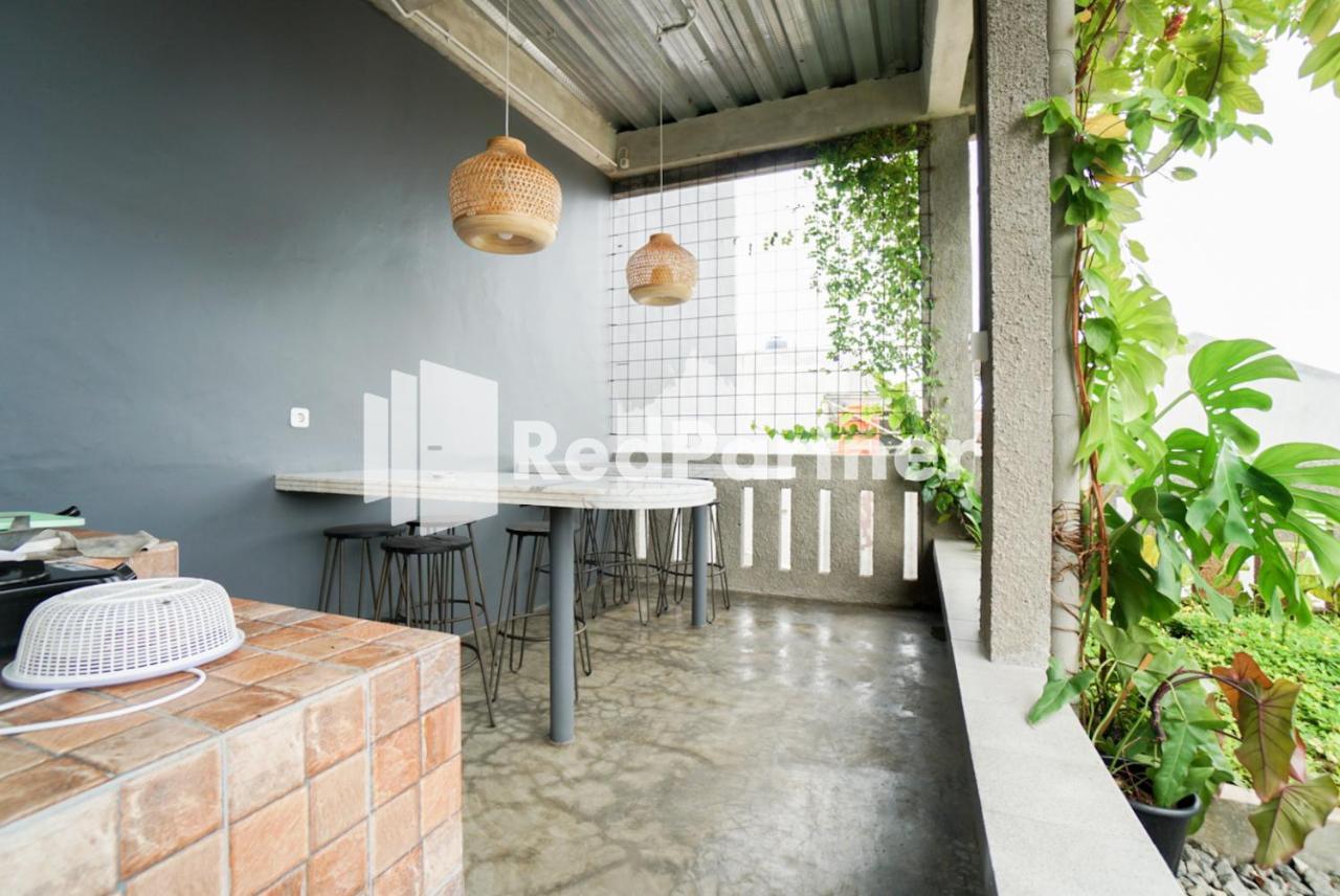 Tomang Gelong Guest House Syariah Mitra Reddoorz جاكرتا المظهر الخارجي الصورة