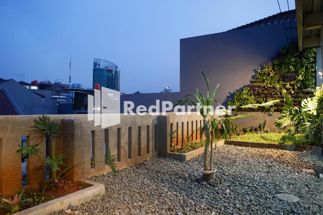 Tomang Gelong Guest House Syariah Mitra Reddoorz جاكرتا المظهر الخارجي الصورة
